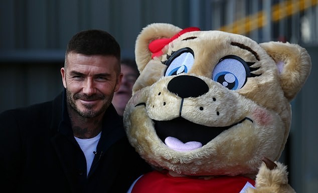 David Beckham ra dáng ông chủ Salford City  - Bóng Đá
