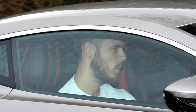 Ảnh Man Utd đến sân tập - Bóng Đá
