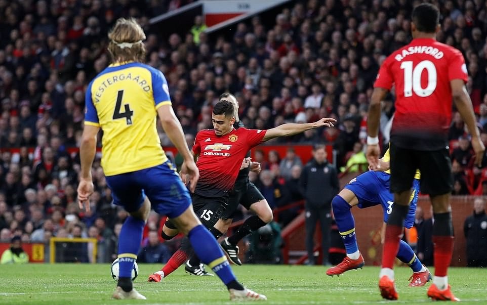 Lukaku lập cú đúp nhưng bước ngoặt nằm ở 'cầu vồng' - Bóng Đá