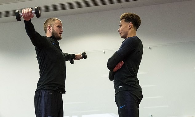 Lần đầu lên tuyển, Hudson-Odoi đứng trước cơ hội lịch sử - Bóng Đá
