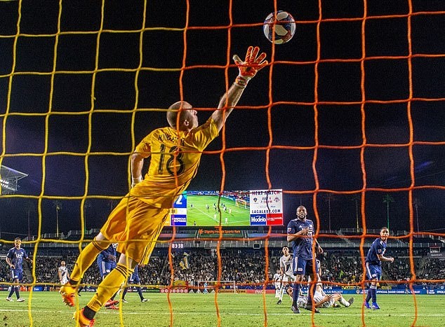 Ibrahimovic lại lập siêu phẩm đỉnh cao ở MLS - Bóng Đá