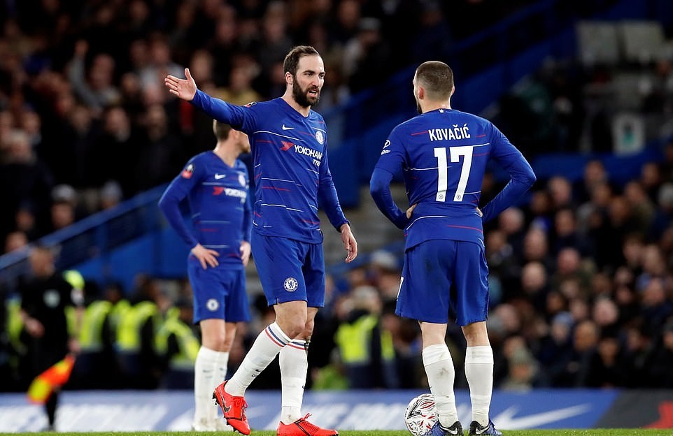 Trên khán đài, Sir Alex phản ứng ra sao khi M.U đè bẹp Chelsea? - Bóng Đá