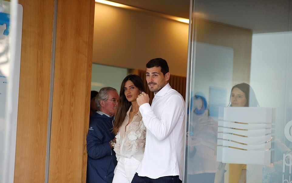 Iker Casillas tươi tắn xuất viện, chưa rõ khả năng trở lại sân cỏ - Bóng Đá
