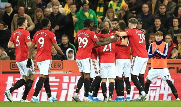 Cả gan ví Man Utd với nhược tiểu, Mourinho bị nghiệp quật 