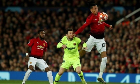 Smalling phá vỡ im lặng sau khi đập Messi - Bóng Đá