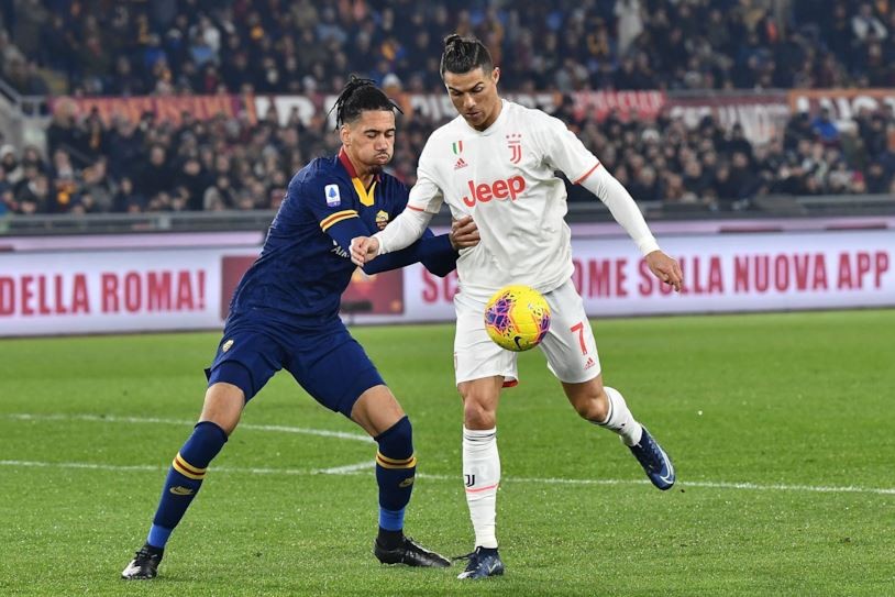 Cristiano Ronaldo ‘sends Chris Smalling back to Maidstone’ with outrageous piece of skill - Bóng Đá