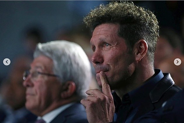 Ảnh Godin chia tay Atletico - Bóng Đá