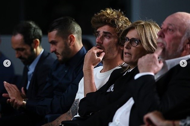 Ảnh Godin chia tay Atletico - Bóng Đá