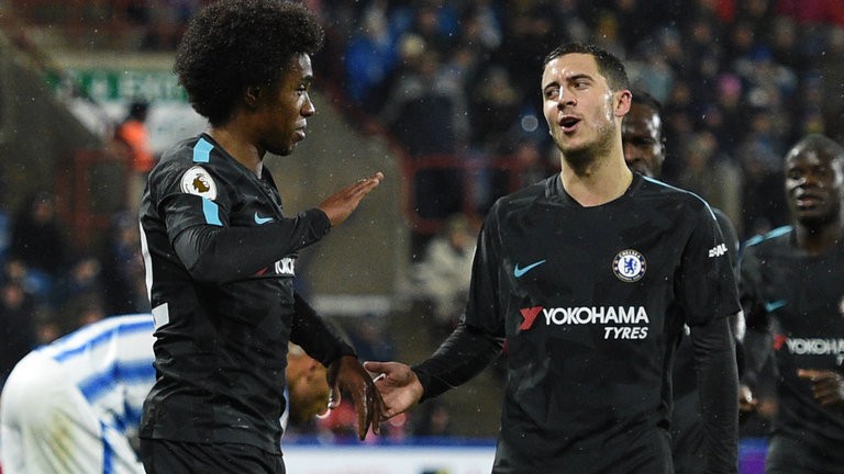 Willian muốn ở lại Chelsea - Bóng Đá