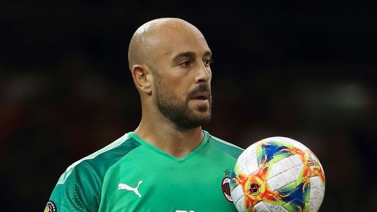 Reina confirms Aston Villa move - Bóng Đá