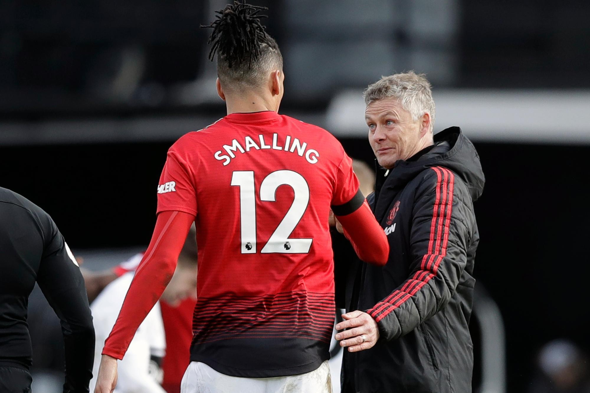 Smalling tiết lộ, sao Man Utd làm điều khó tin khi biết gặp Barca - Bóng Đá