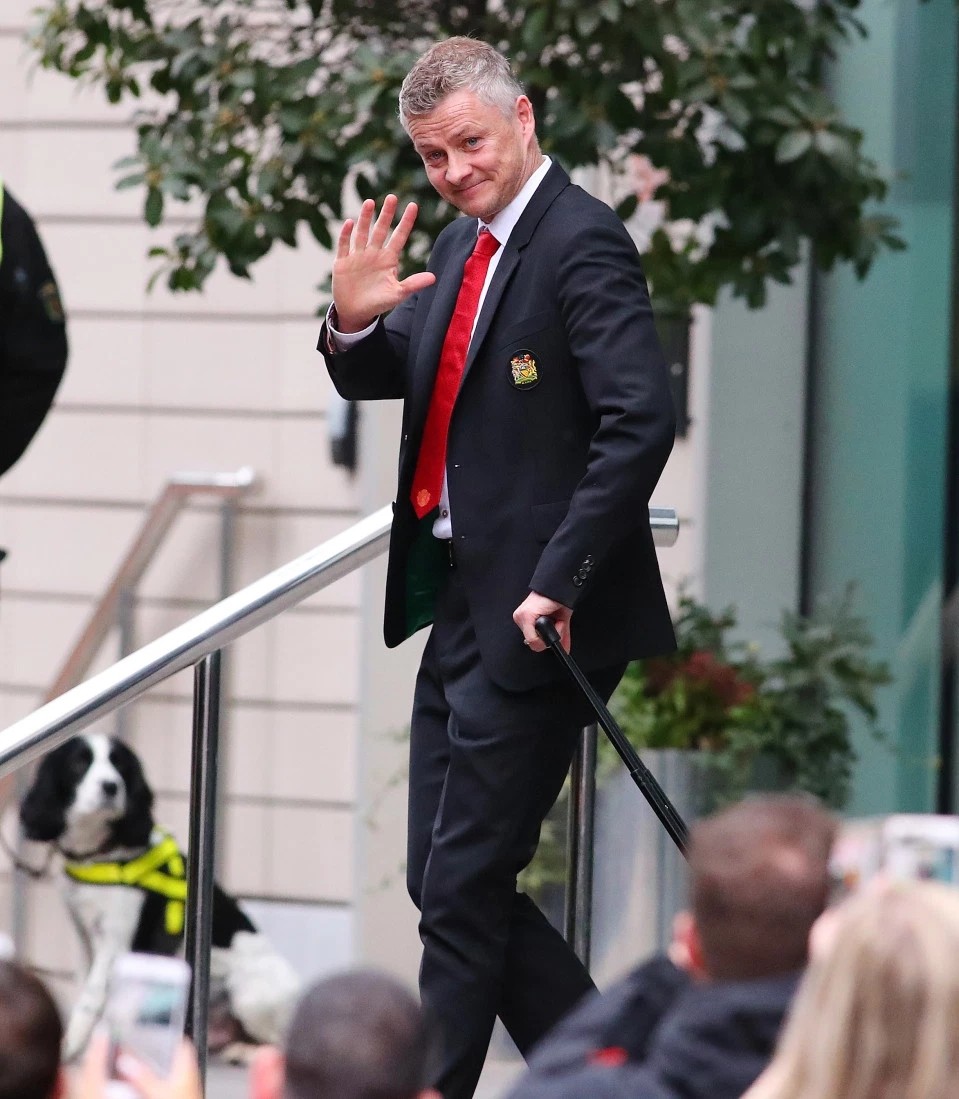 Fan Liverpool phát hoảng khi biết Van Dijk đang ở trong biệt thự của Solskjær - Bóng Đá