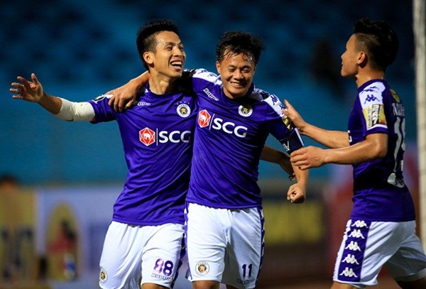 Tuyển thủ Việt Nam tại vòng 1: Người thắng 5 sao, kẻ nhận thẻ đỏ - Bóng Đá