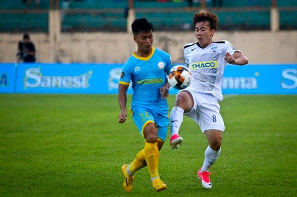 Tuyển thủ Việt Nam tại vòng 1: Người thắng 5 sao, kẻ nhận thẻ đỏ - Bóng Đá