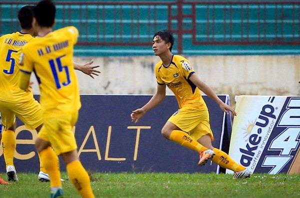 Tuyển thủ Việt Nam tại vòng 1: Người thắng 5 sao, kẻ nhận thẻ đỏ - Bóng Đá