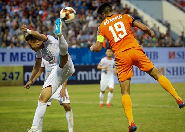 Tuyển thủ Việt Nam tại vòng 1: Người thắng 5 sao, kẻ nhận thẻ đỏ - Bóng Đá