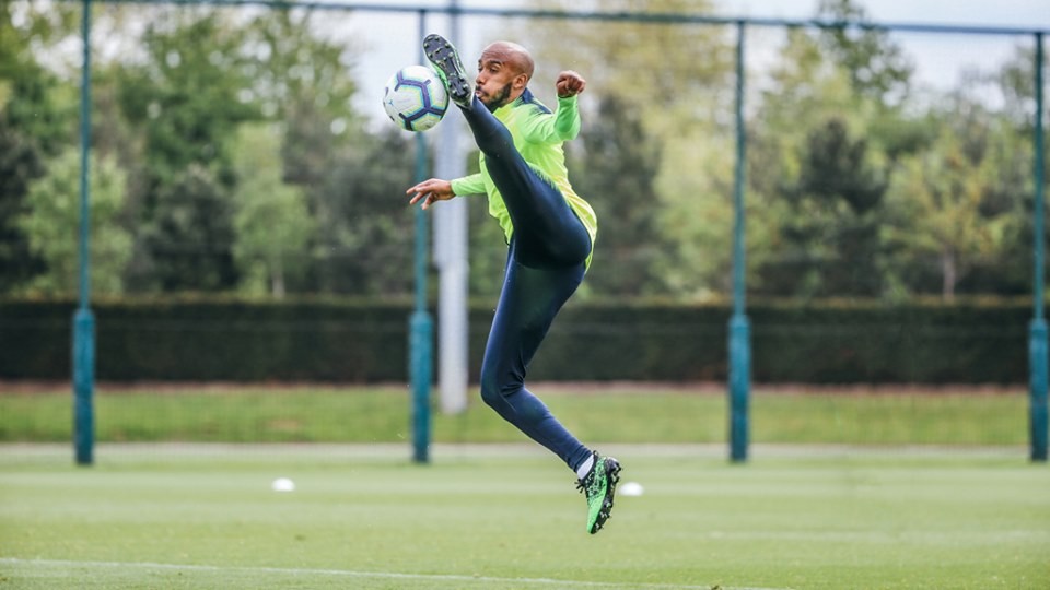 Man City tập  - Bóng Đá