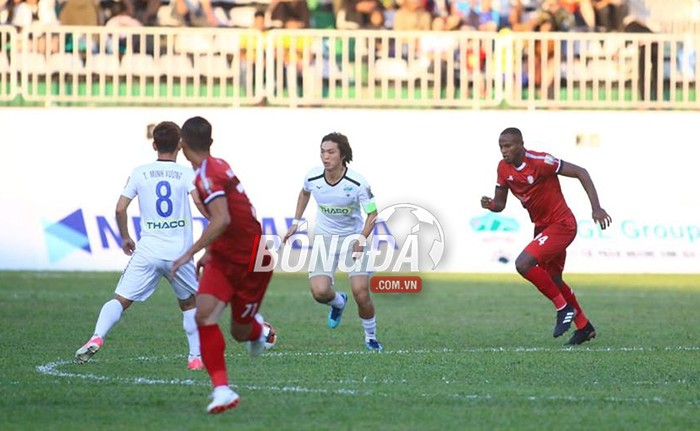 TRỰC TIẾP HAGL 0-0 TP.HCM (H1): Đội chủ nhà chủ động nắm thế trận  - Bóng Đá