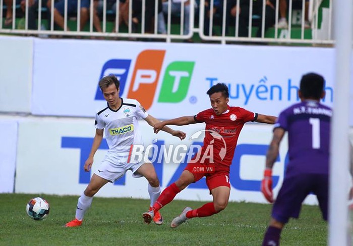 TRỰC TIẾP HAGL 0-0 TP.HCM (H1): Đội chủ nhà chủ động nắm thế trận  - Bóng Đá