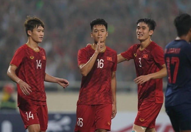 'Cậu ấy đã hoàn toàn khóa chặt Supachai' - Bóng Đá