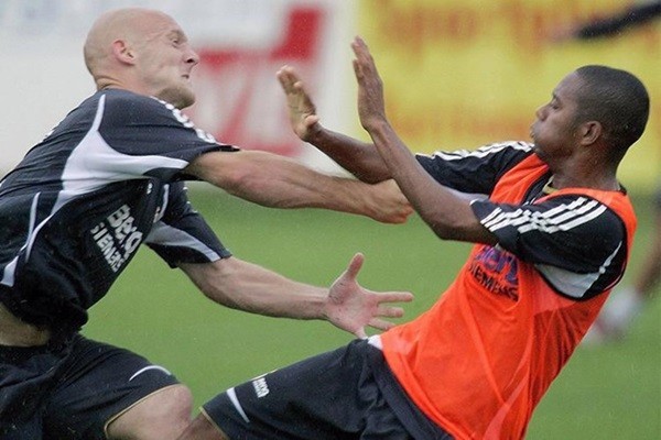 Thomas Gravesen: Từ thua bài bạc triệu USD đến bẻ răng Ronaldo - Bóng Đá