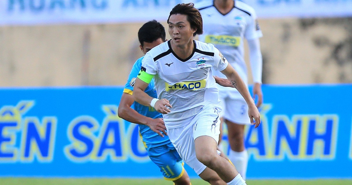 HLV HAGL chấm Tuấn Anh 9 điểm sau màn trở lại ngọt ngào - Bóng Đá