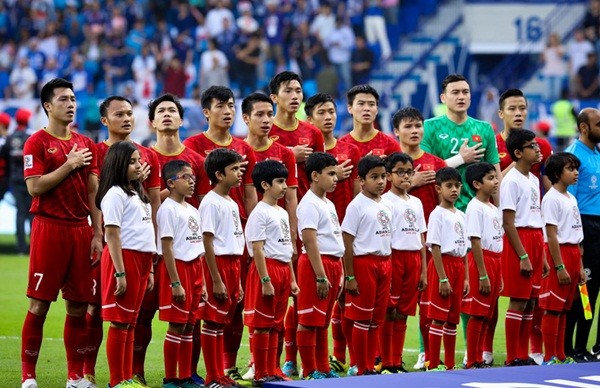 HLV Lee Young-jin: Việt Nam có thể vào vòng loại cuối World Cup - Bóng Đá