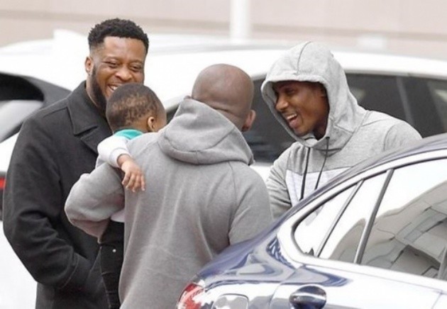 Odion Ighalo poses with Manchester United shirt for first time - Bóng Đá