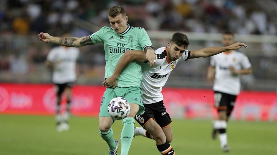 Toni Kroos is the first Real Madrid's player to have scored in three different competitions this season  - Bóng Đá