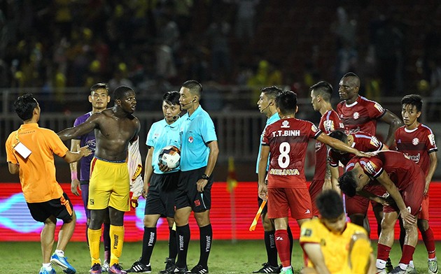 Cái đầu nóng của Rimario và đỉnh điểm của sự ức chế - Bóng Đá