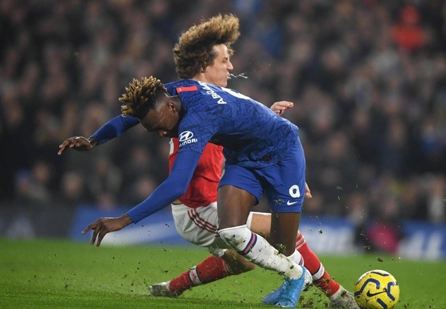 Đêm điên rồ của Premier League: '1 phút 2 bàn', trượt chân và thẻ đỏ - Bóng Đá