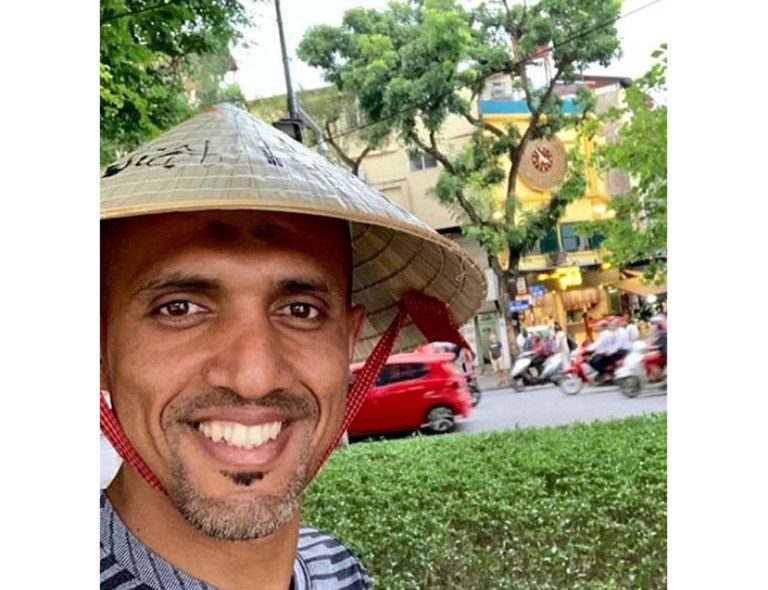 IRONY!!! Referee Ahmed Al-Kaf closed his Instagram page after punishing the host - Bóng Đá