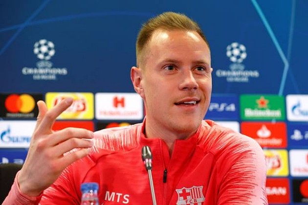 Ter Stegen cảnh báo Barca về MU - Bóng Đá