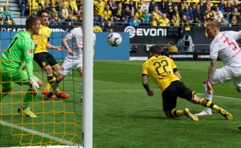 Ảnh Pulisic ghi bàn chia tay Dortmund - Bóng Đá