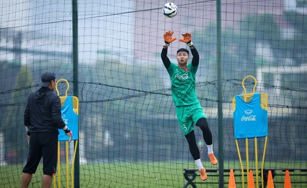 Vì sao nhiều tuyển thủ Việt Nam sút hỏng 11m? - Bóng Đá