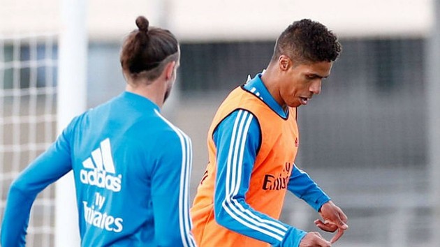 Varane trở lại tập luyện - Bóng Đá