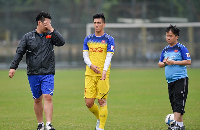 Chấn thương 3 trụ cột U23 Việt Nam: Lo cho Tiến Linh, Đình Trọng vẫn bị phù nề - Bóng Đá