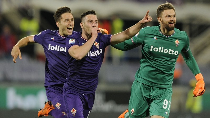 Commisso tình tứ với Montella - Bóng Đá