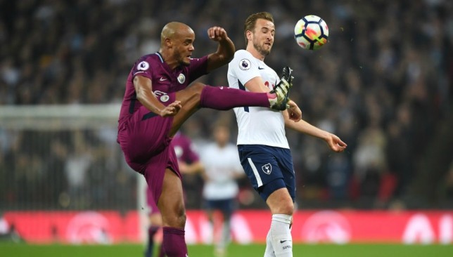 SỐC: Học viện Man Utd áp dụng công nghệ của đội trưởng Man City - Bóng Đá