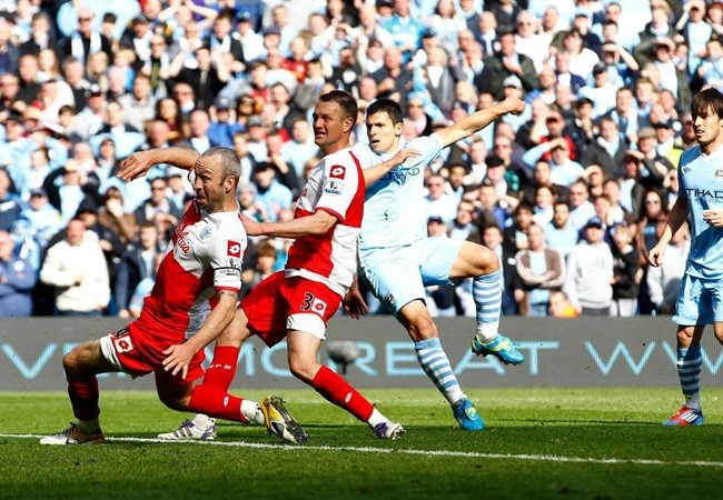 Man City, Man Utd thay đổi thế nào kể từ khi Sir Alex nghỉ hưu? - Bóng Đá