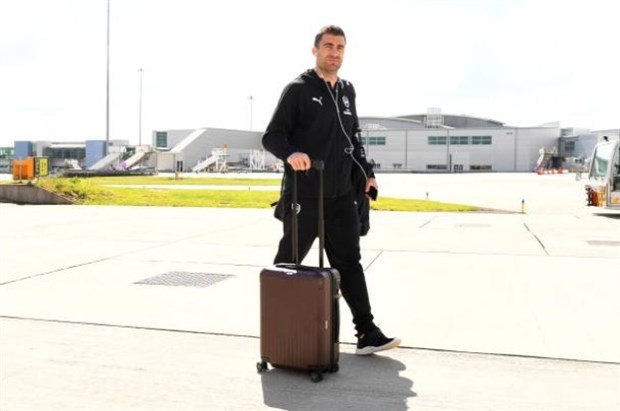 Ảnh Arsenal đến Baku - Bóng Đá