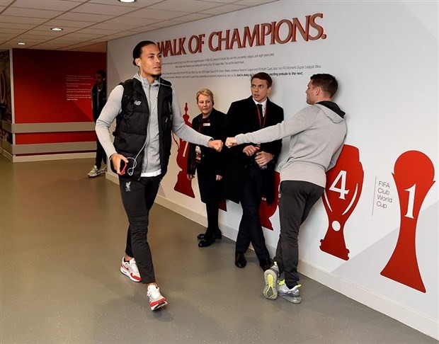 Dàn sao Liverpool làm 