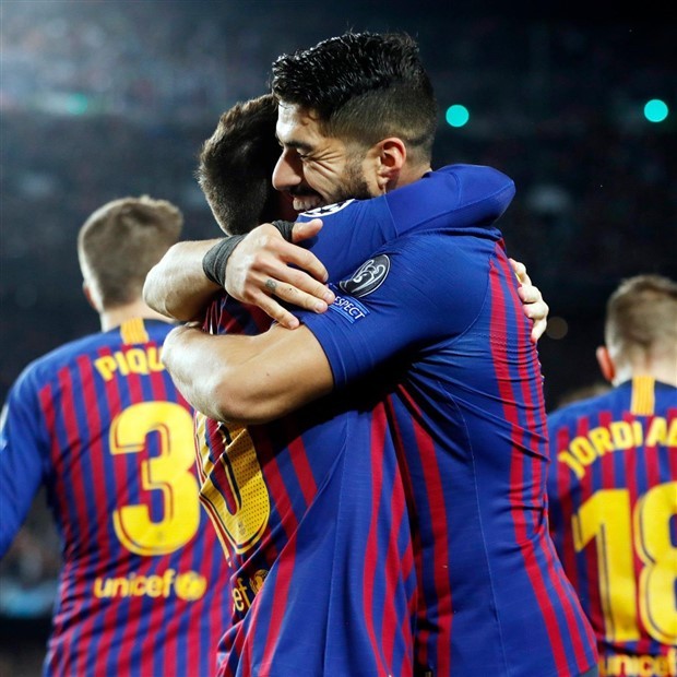 Suarez cạn tình, CĐV Liverpool bênh vực - Bóng Đá