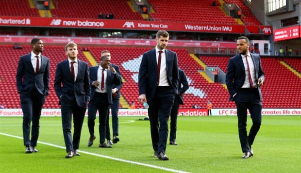 Dàn sao Liverpool làm 