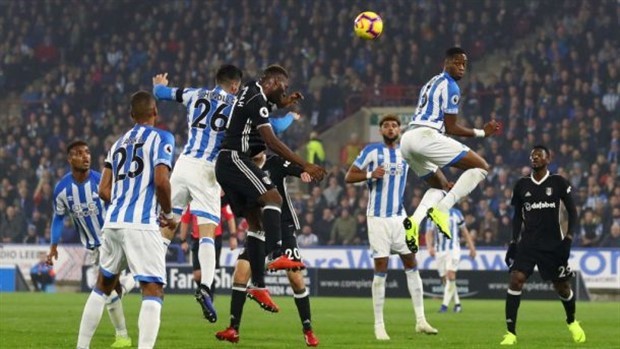 Man Utd 'lười biếng' đến đáng kinh ngạc - Bóng Đá