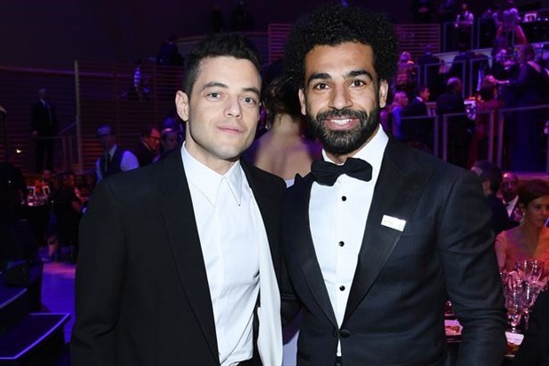 Salah lịch lãm diện kiến 'Mẹ Rồng' - Bóng Đá