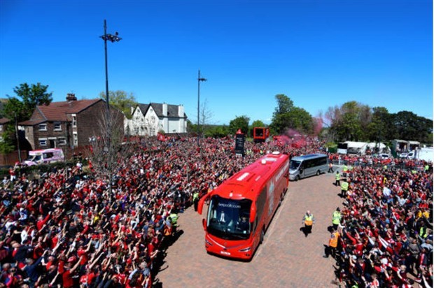 Tâm trạng trái chiều của Liverpool và Man City trước giờ G - Bóng Đá