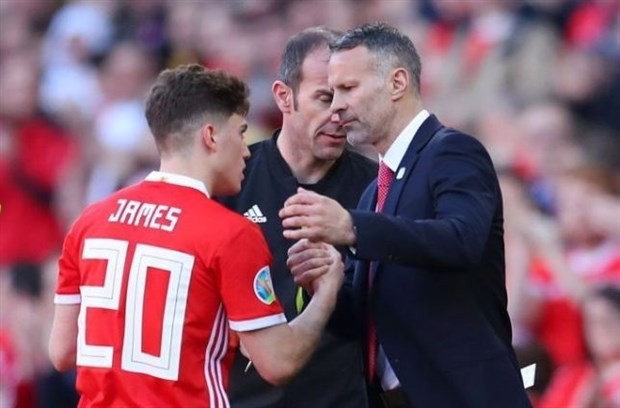 Chưa ra mắt, các CĐV Man Utd đã thấy lo vì Daniel James - Bóng Đá
