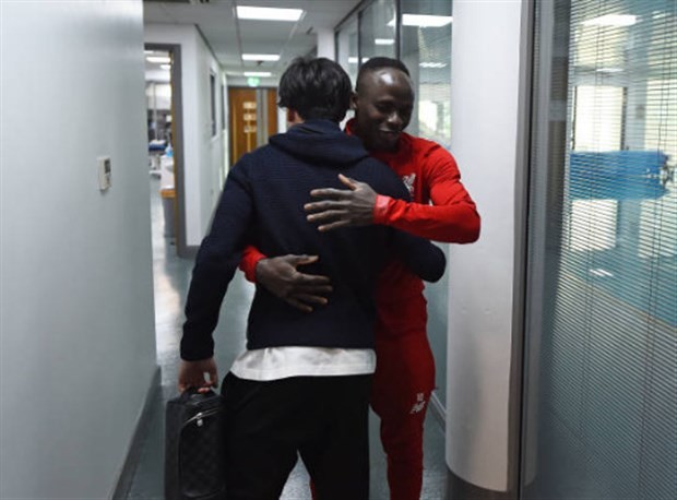 Minamino ngượng ngùng trong 