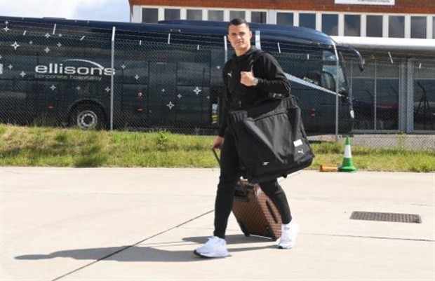 Ảnh Arsenal đến Baku - Bóng Đá